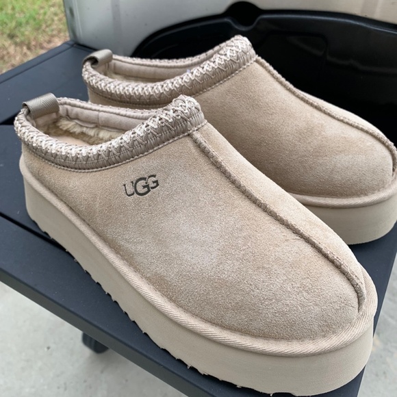 sandy/chestnut/mustard seed ugg tazz womens size 6-8 no box - Picture 1 of 1